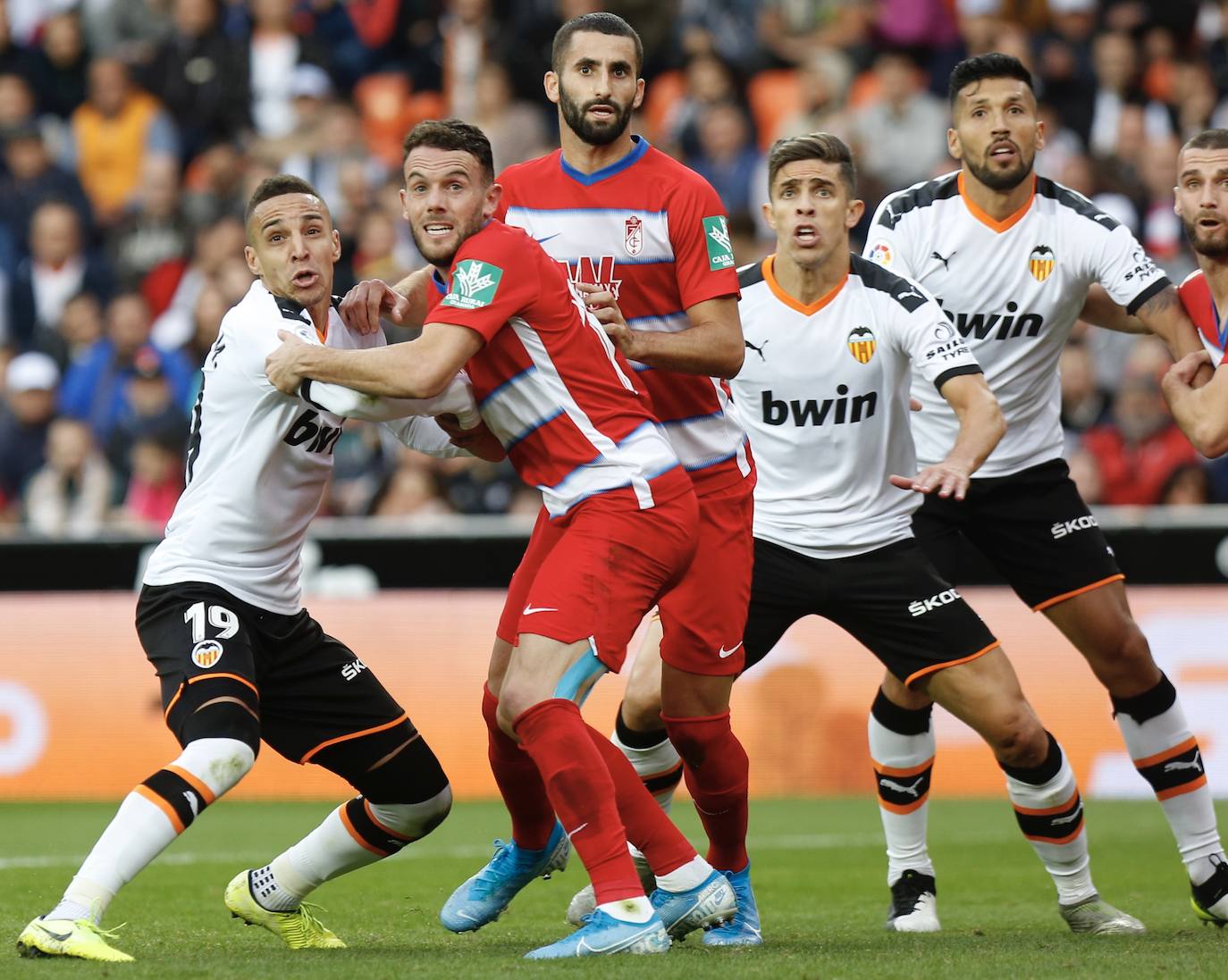 Partido disputado en Mestalla que acabó con victoria valencianista tras los tantos de Wass y Ferran.