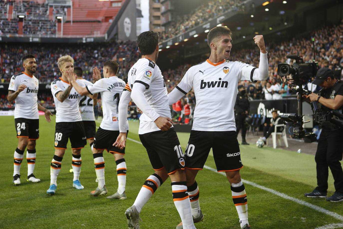 Partido disputado en Mestalla que acabó con victoria valencianista tras los tantos de Wass y Ferran.