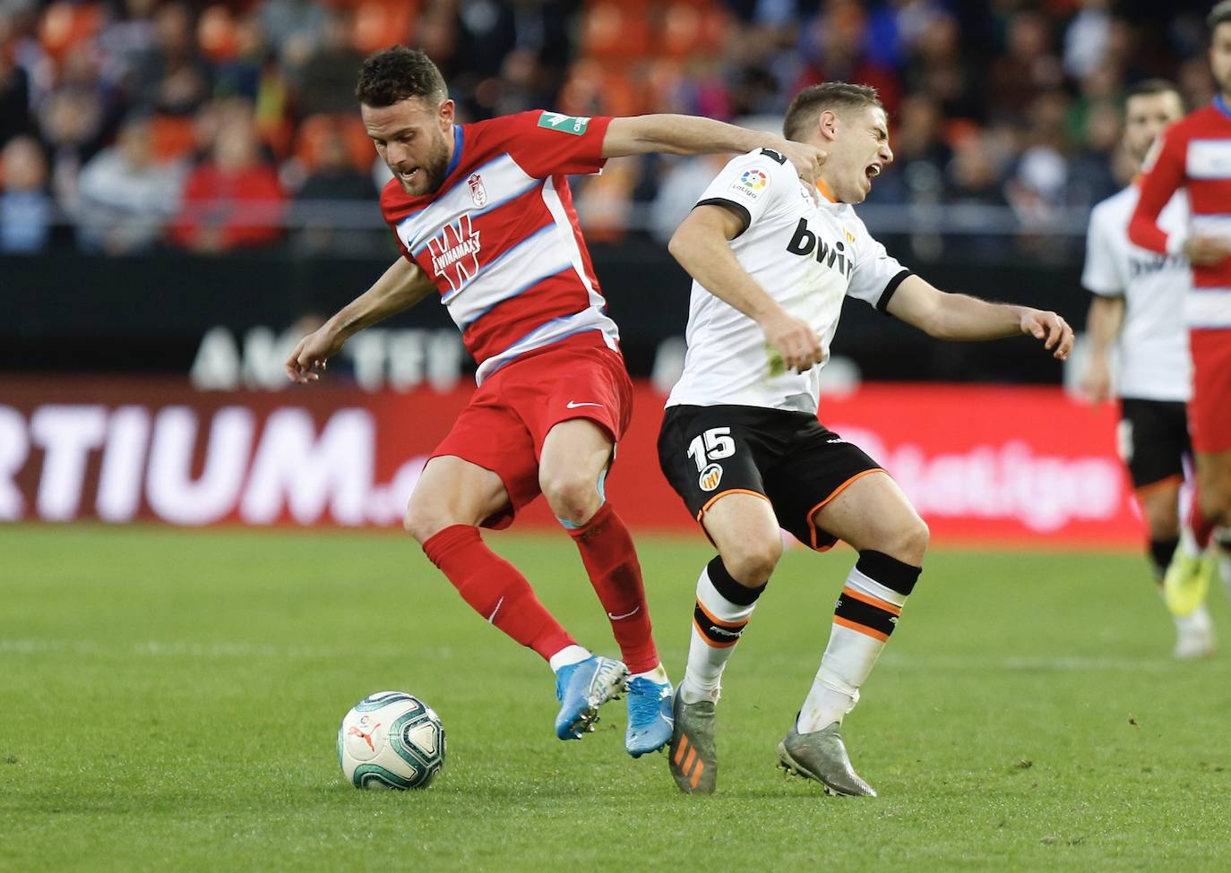 Partido disputado en Mestalla que acabó con victoria valencianista tras los tantos de Wass y Ferran.