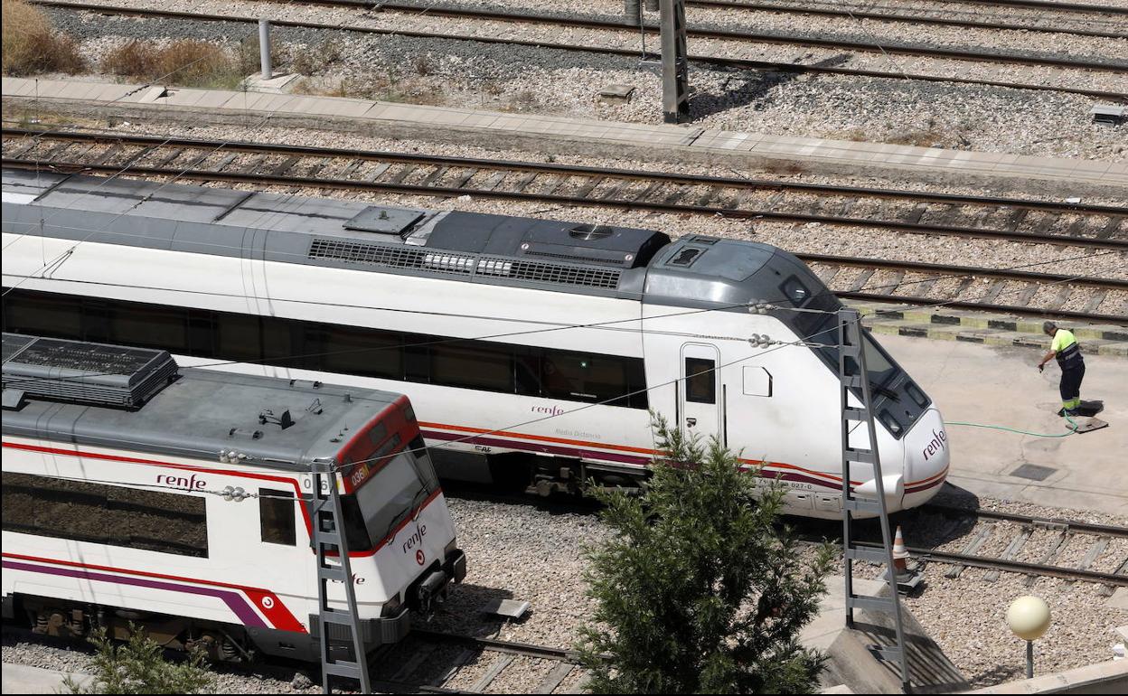 Renfe programa 204 trenes con parada en la estación del Circuit