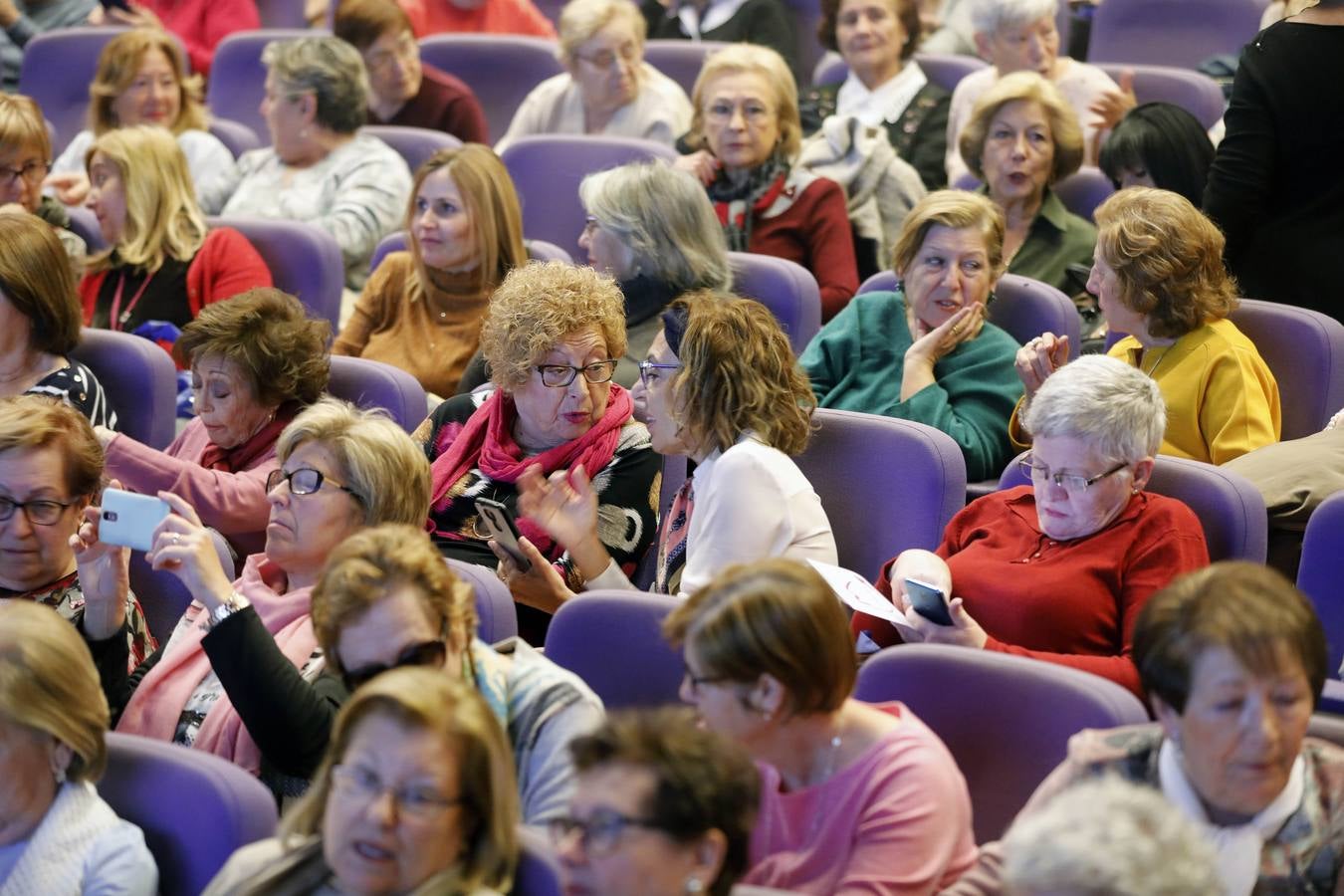 Asistentes y conferenciantes en la 5ª. edición de la jornada Dirigiendo Hogares en Valencia