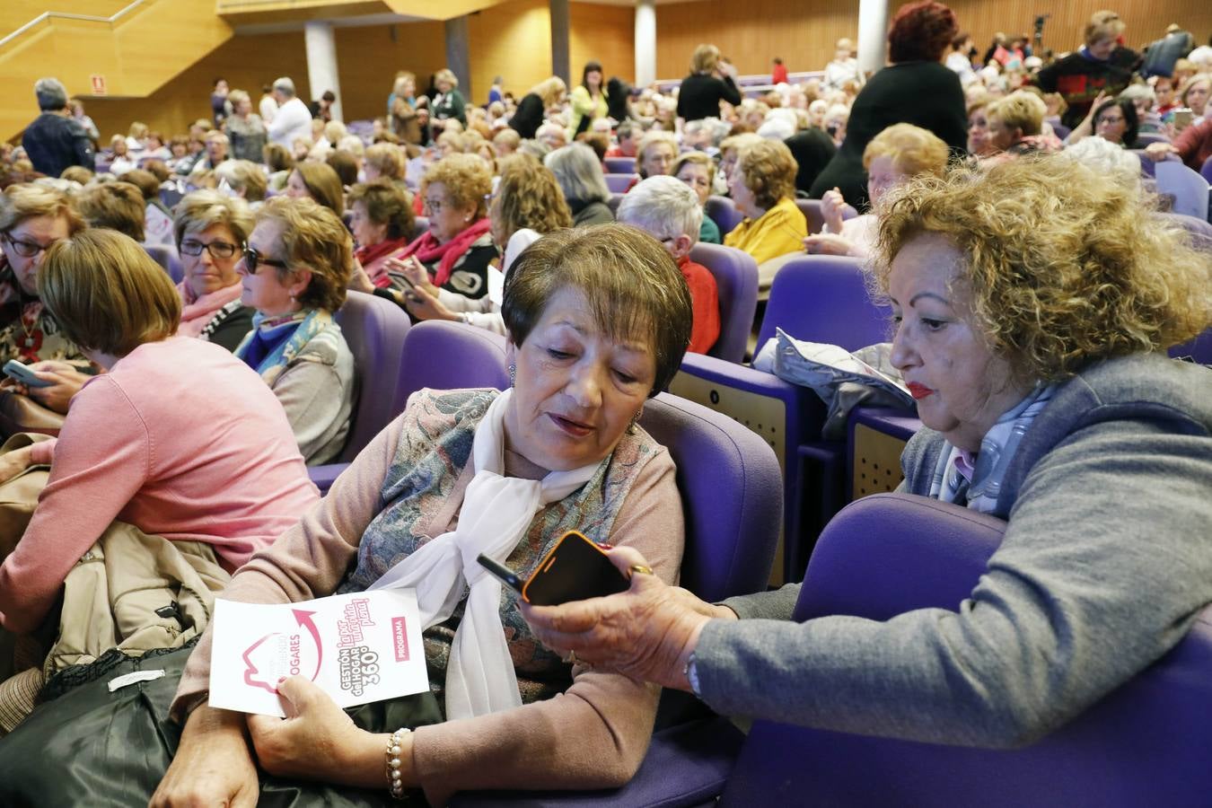 Asistentes y conferenciantes en la 5ª. edición de la jornada Dirigiendo Hogares en Valencia