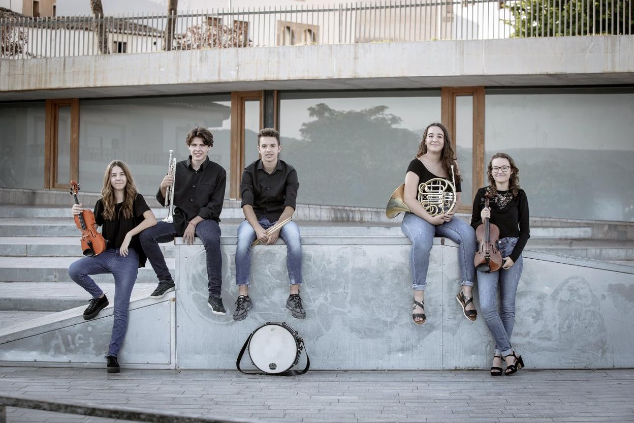 El Centre Artístic Musical de Xàbia aumenta su plantel con cinco nuevas incorporaciones