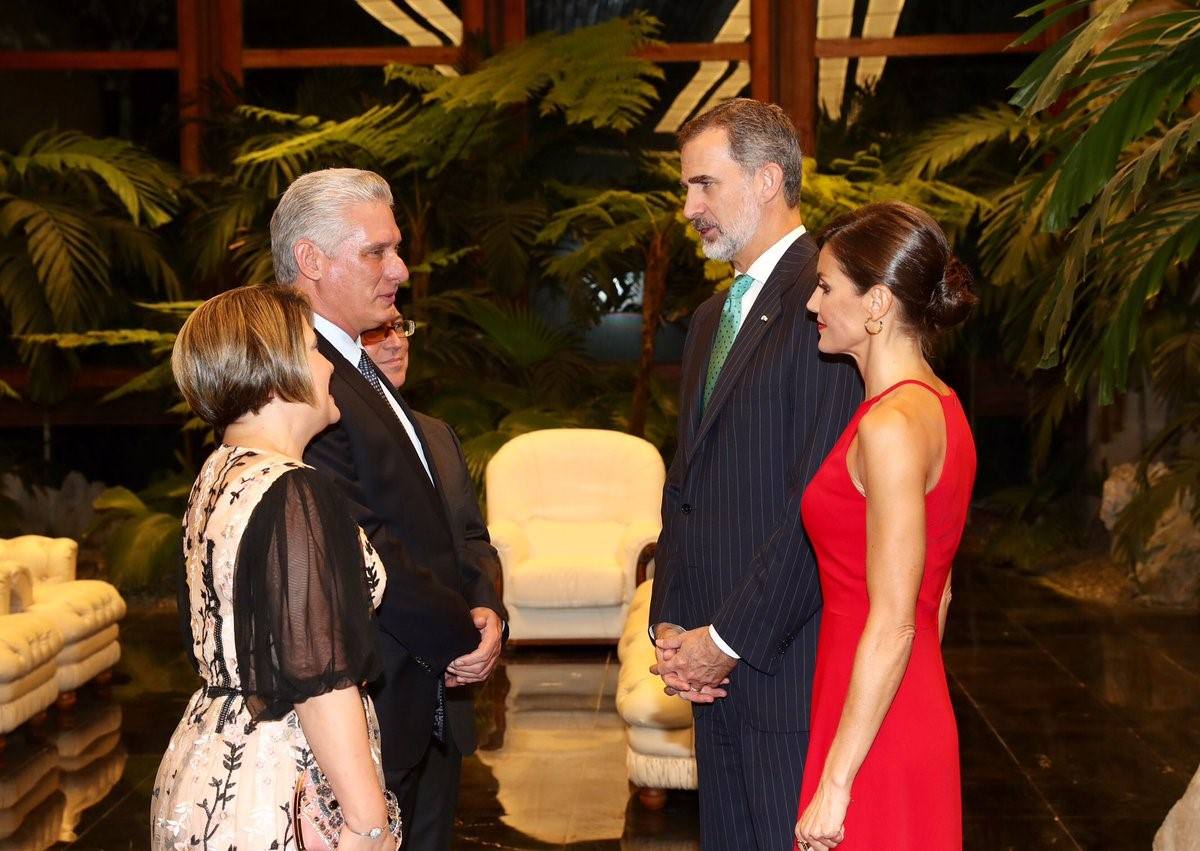 Felipe VI y doña Letizia se pasean por la Habana vieja durante el viaje oficial