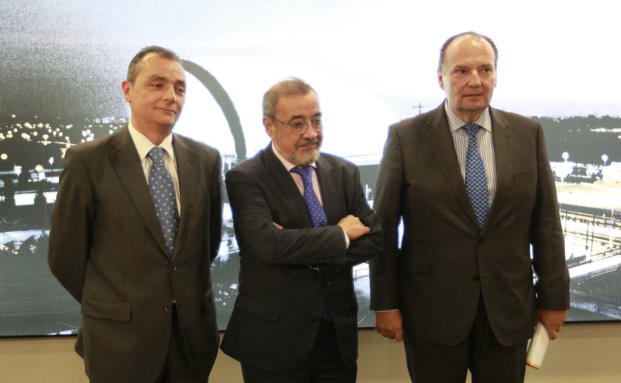 José Vicente González, nuevo presidente de Feria Valencia, junto a Salvador Navarro (CEV) y José Vicente Morata (Cámara) 