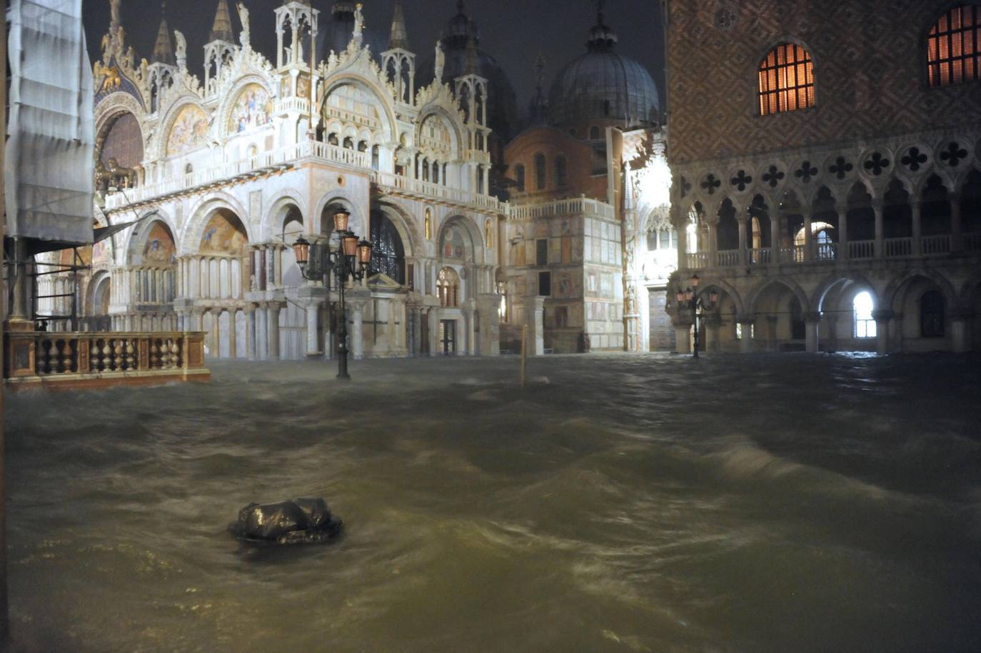 Venecia, destrozada por la peor 'acqua alta' del último medio siglo