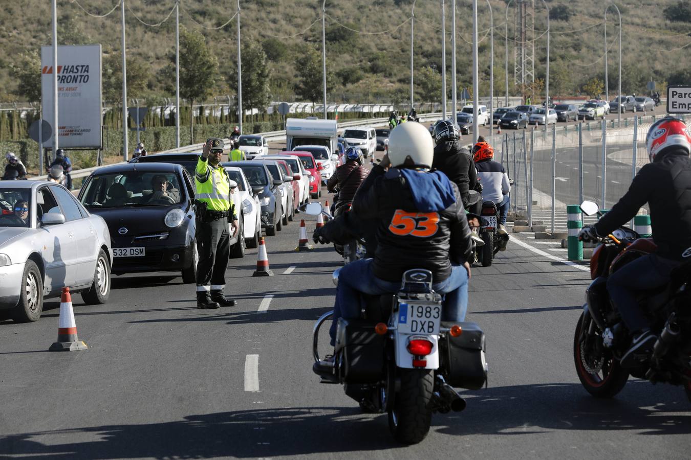 Aficionados del motociclismo disfrutan de la jornada de calificación del sábado 16 de noviembre en el Circuito Ricardo Tormo