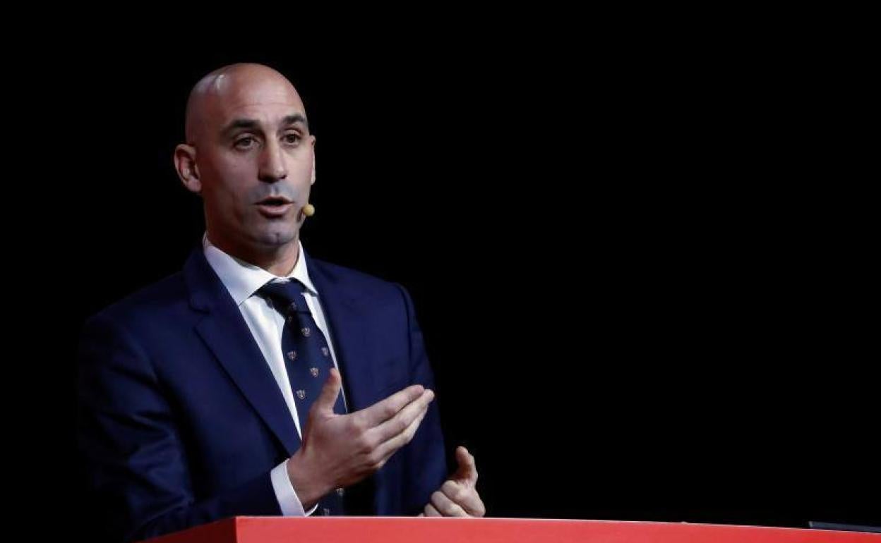 Luis Rubiales, durante su intervención en el sorteo de la primera eliminatoria de la Copa del Rey.