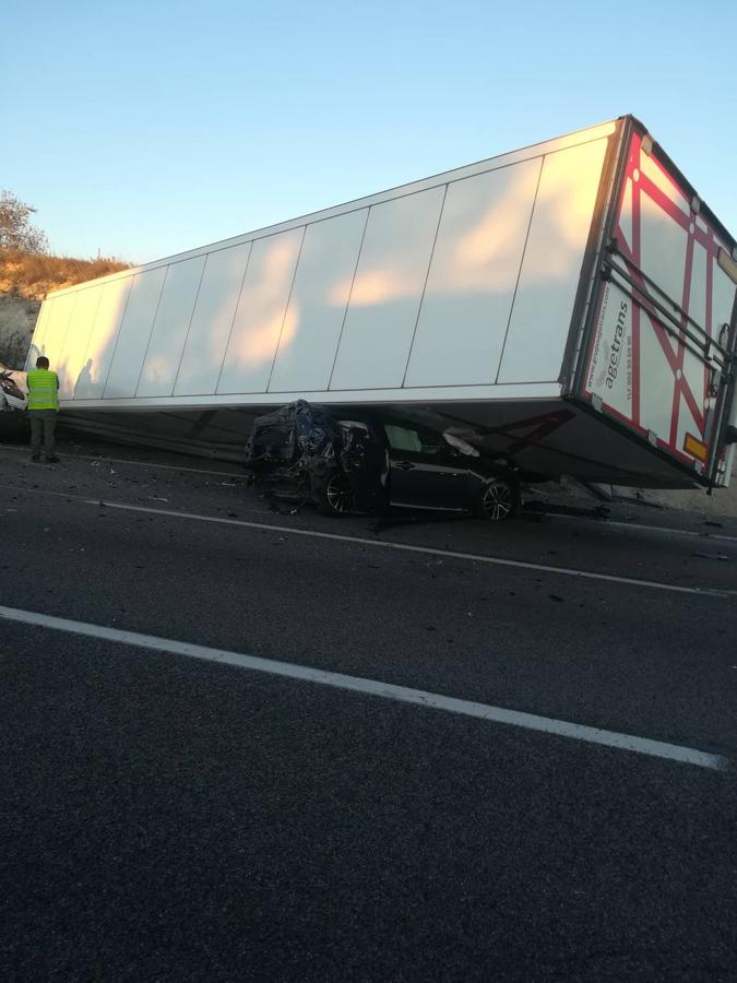 Fotos: Aparatoso accidente entre varios vehículos en Paterna