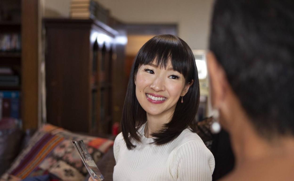 Marie Kondo, en su programa de televisión