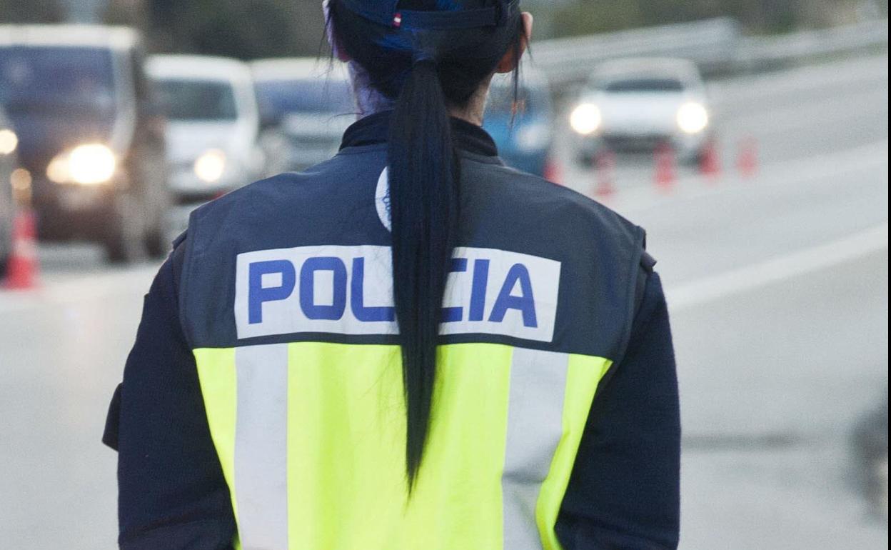 Detenida una mujer de 56 años por robar cinco bolsos, nueve colonias y dos suéters en un centro comercial de Valencia