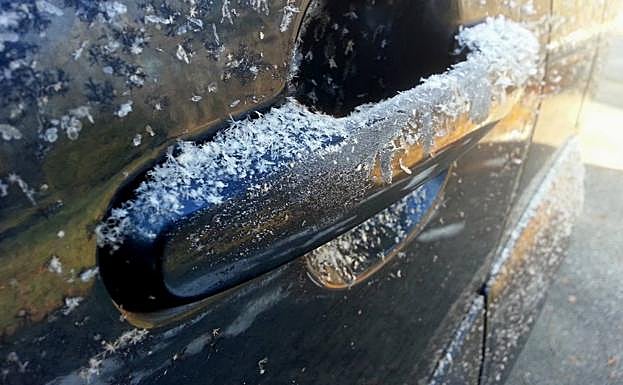 Manija llena de hielo.