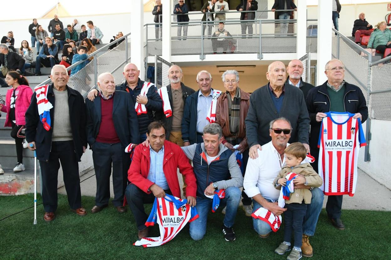 El CD Jávea une el pasado, el presente y el futuro del club en su 80 aniversario