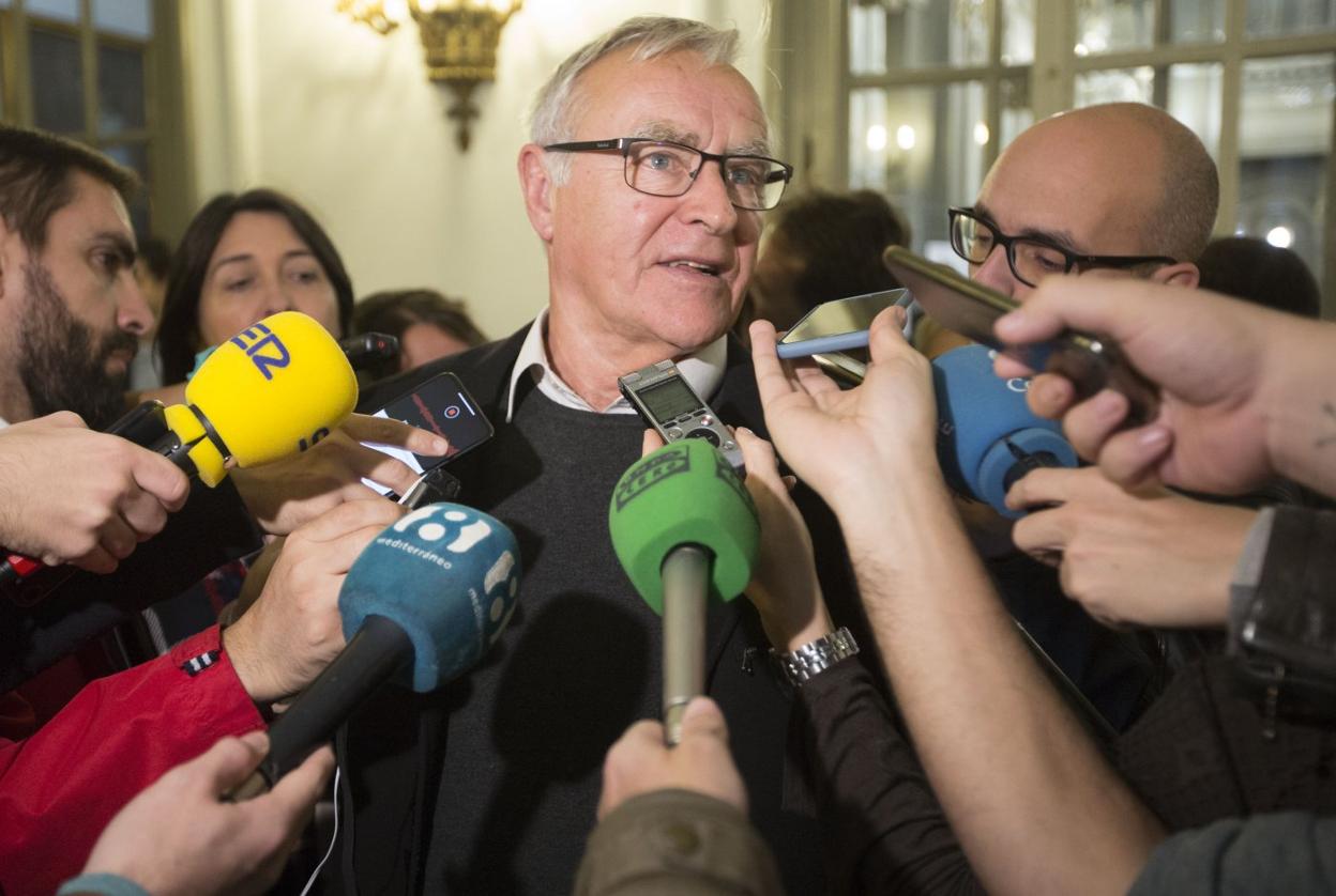 El alcalde de Valencia, Joan Ribó, antes del pleno de la semana pasada. 