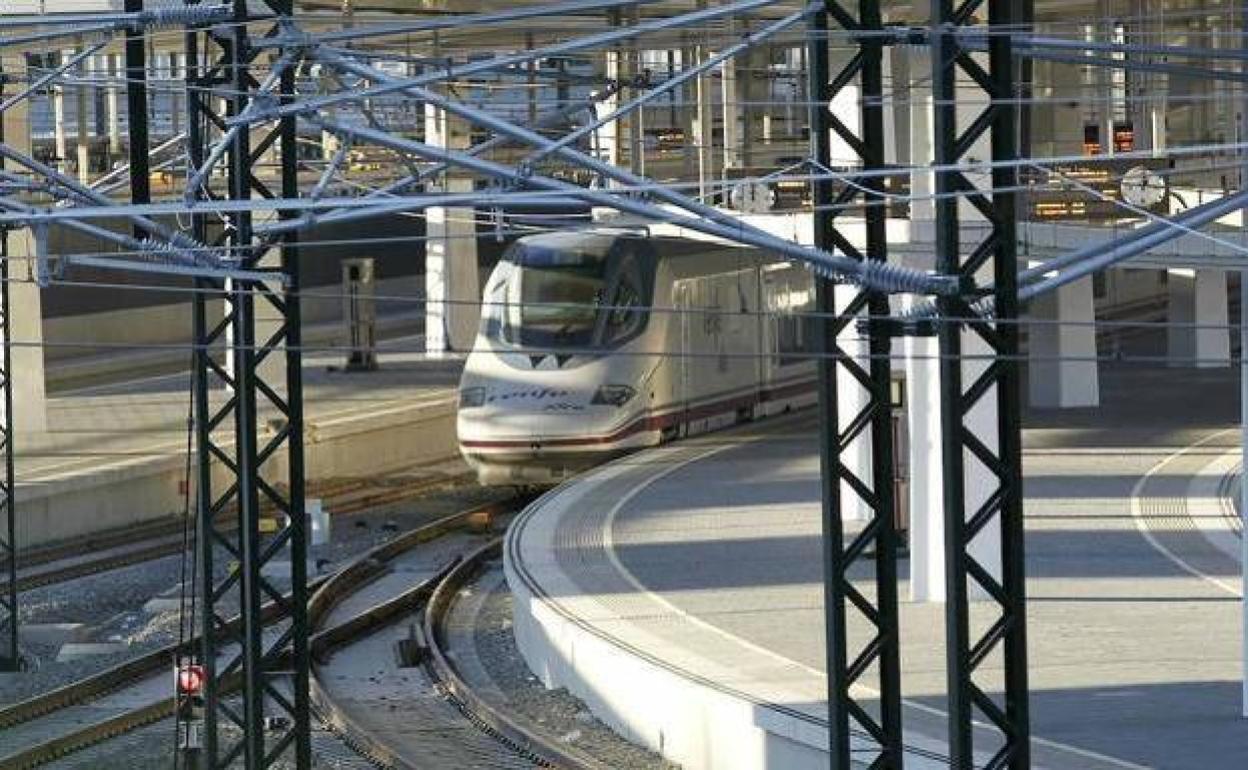 Renfe | Retrasos en los trenes entre Valencia y Barcelona