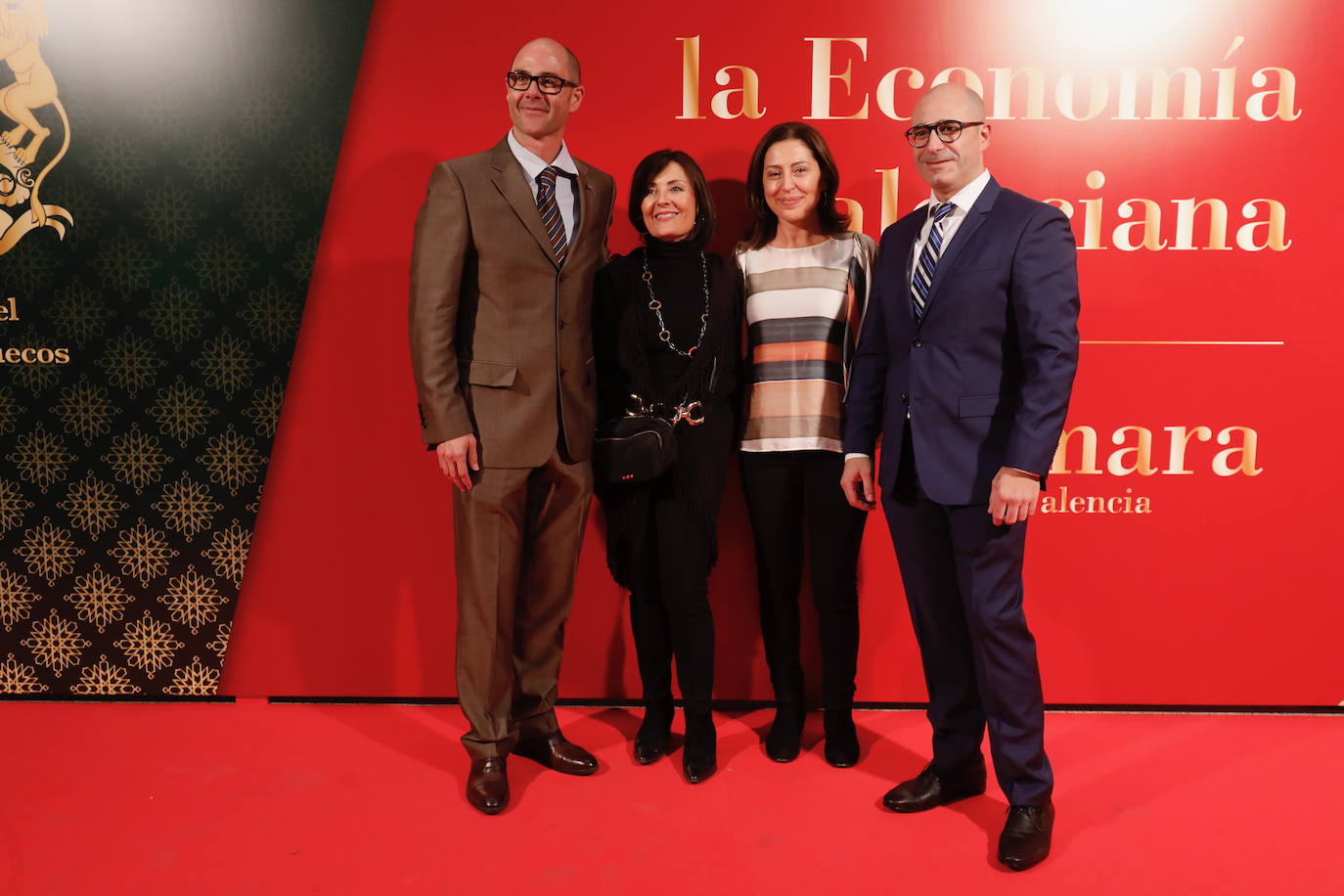 Cámara Valencia organiza un año más el encuentro económico con más de mil personas en el Palacio de Congresos para vivir la entrega de los Premios Cámara 2019 a Tejidos Royo, Power Electronics España, Alfatec Sistemas, IVI RMA Global y Francisco Lorente. En la cita celebrada en la ciudad de Valencia se dieron cita diferentes personalidades de todos los ámbitos de la sociedad valenciana.