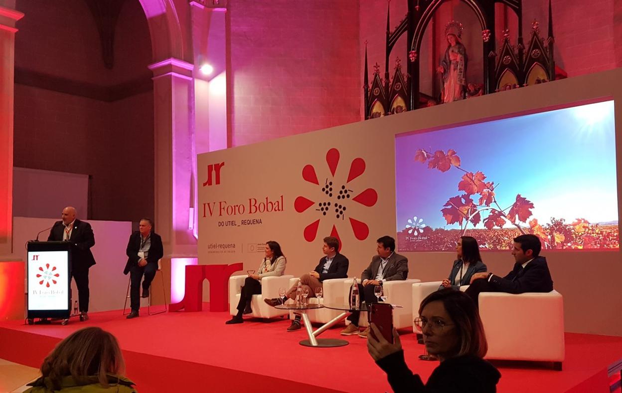 La mesa redonda
del Foro Bobal. 