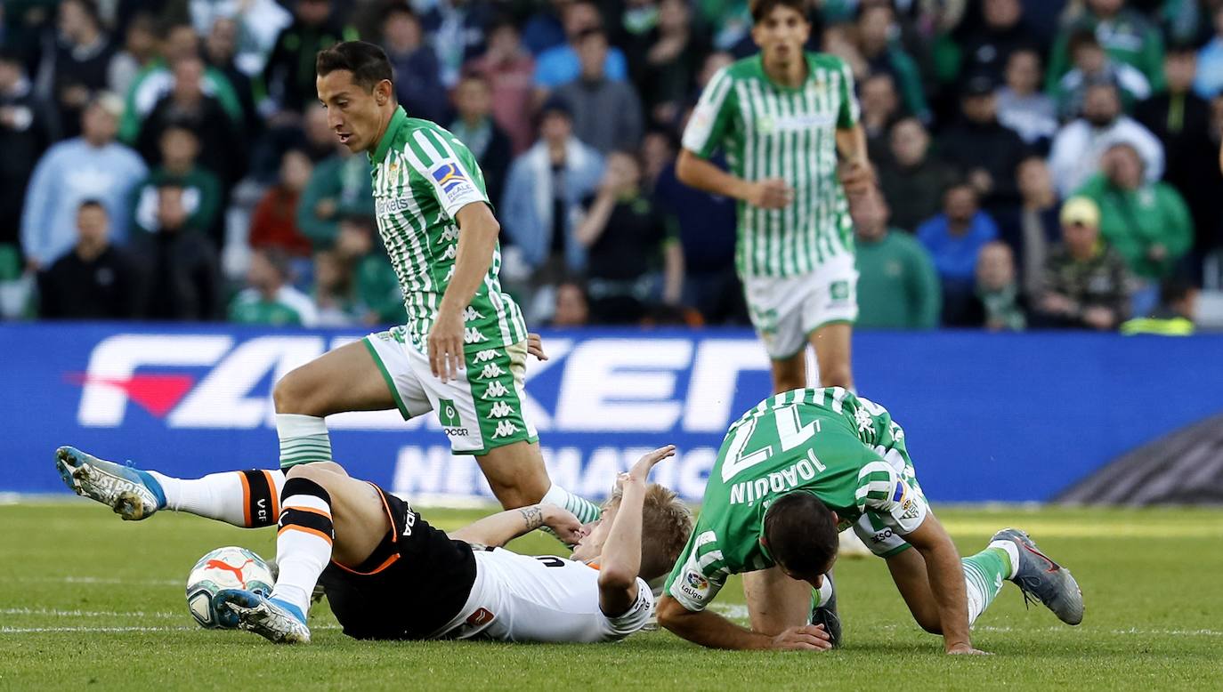 El conjunto blanquinegro se deja remontar un encuentro en el que Maxi Gómez abrió la lata y dos exvalencianistas hicieron los goles del Betis