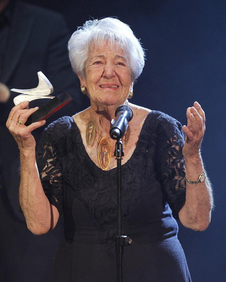 Asunción Balaguer, tras recibir el premio Protagonista de Teatro de la Unión de Actores, por 'El pisito'.