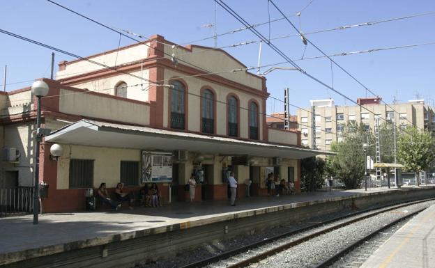 Detenido un joven por robar con violencia a otro un monopatín y amenazarle de muerte en Torrent