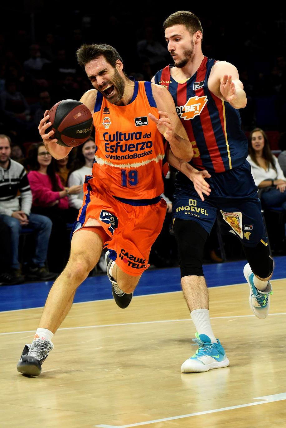 Fotos: El Kirolbet Baskonia-Valencia Basket, en imágenes