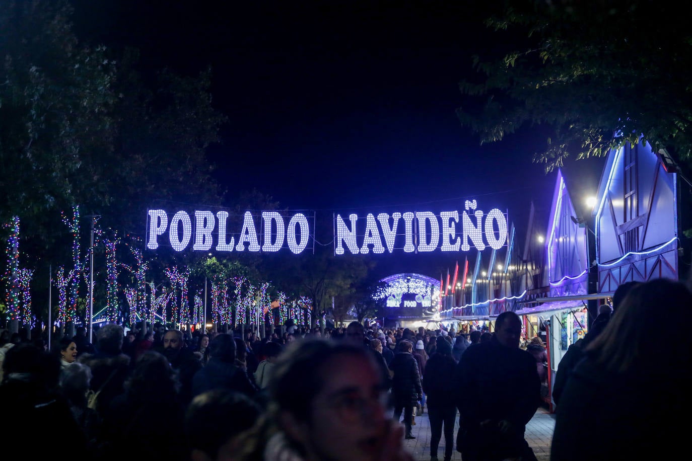 Torrejón de Ardoz (Madrid), capital europea de la Navidad, inaugura el encendido navideño con un espectáculo de luz único en toda España