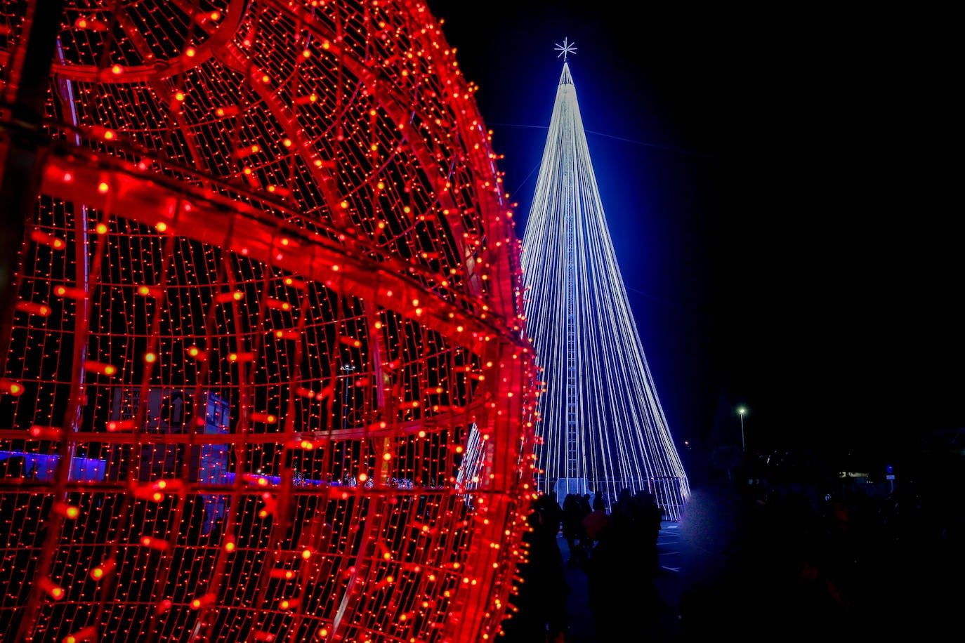 Torrejón de Ardoz (Madrid), capital europea de la Navidad, inaugura el encendido navideño con un espectáculo de luz único en toda España