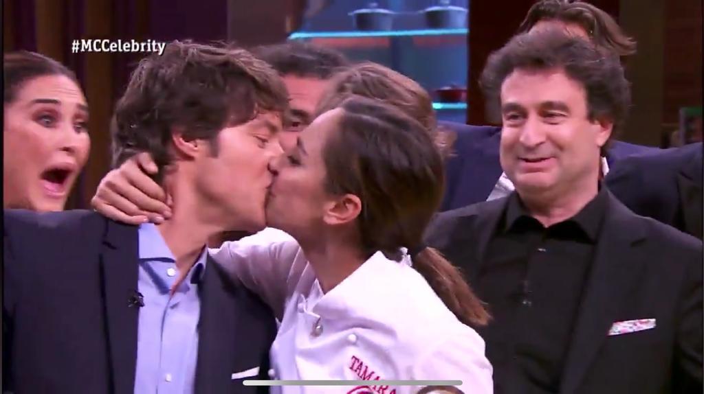 La hija de Isabel Preysler y el marqués de Griñón ha vencido por ínfimos detalles al actor Félix Gómez en una gran final en la que ambos han exhibido una gran evolución en la cocina, con dos menús que perfectamente podrían lucir en cualquier carta de un restaurante de estrella Michelin. Una de las grandes sorpresas de la noche fue la visita de Isabel Preysler y Mario Vargas Llosa.