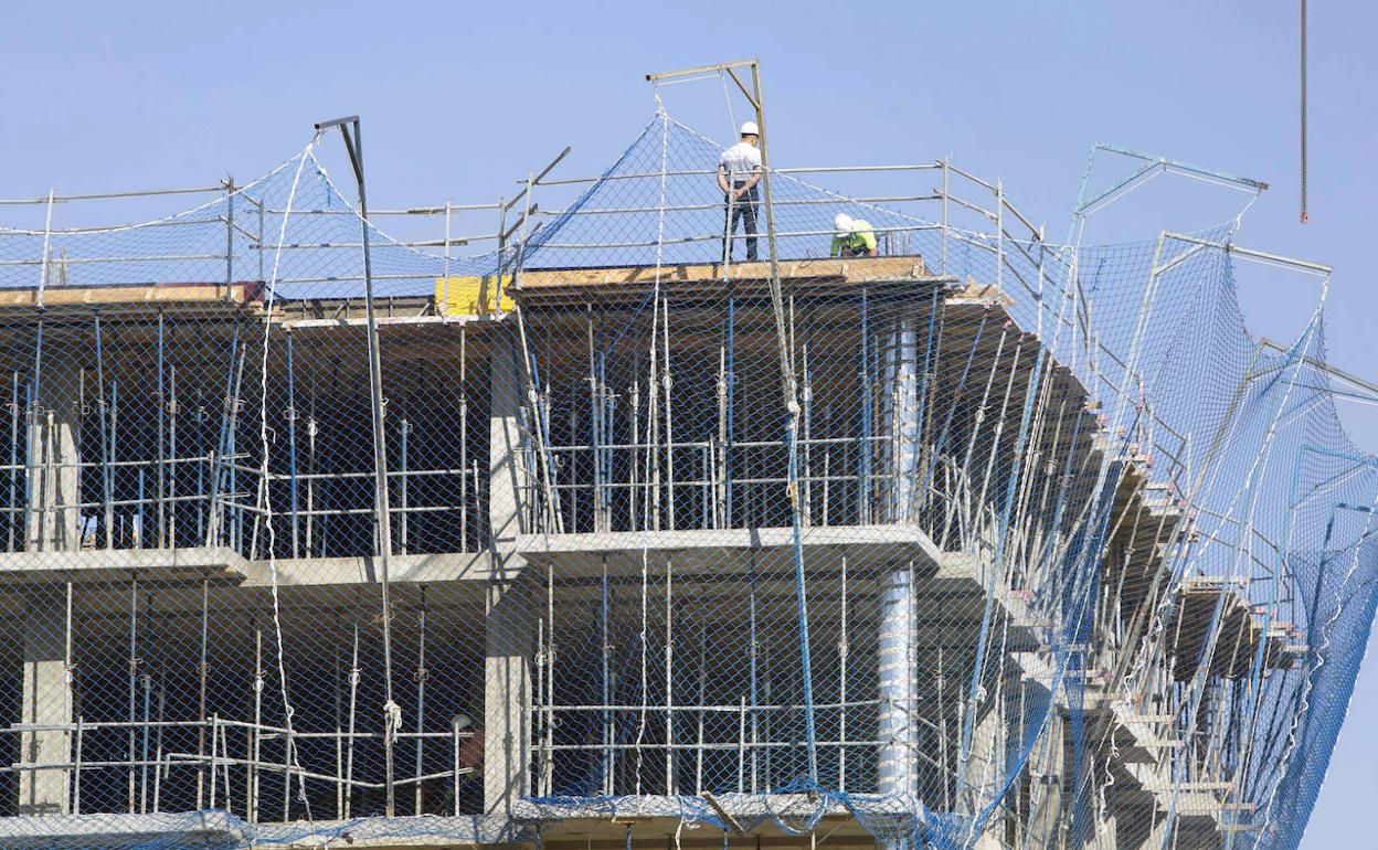 Edificio en construcción en la ciudad de Valencia. 