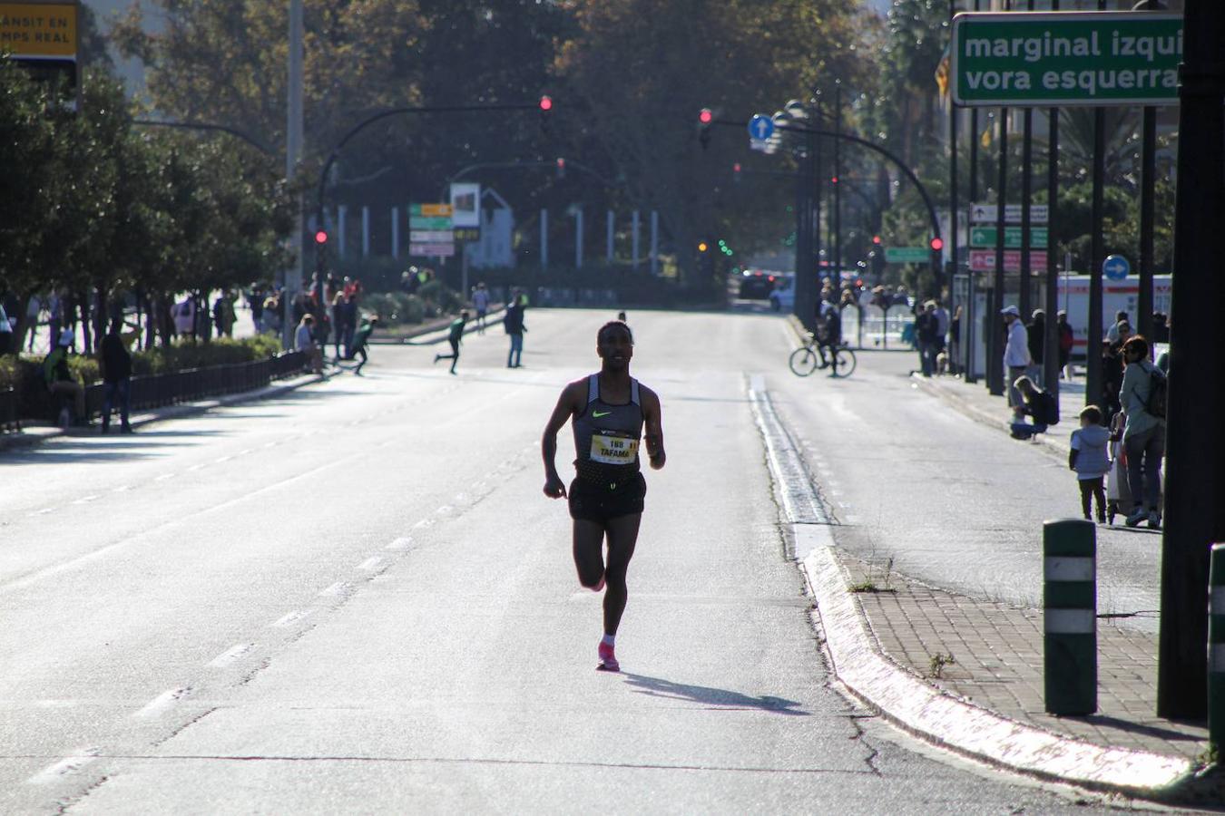 Fotos: Búscate en el paso por el muro del Maratón