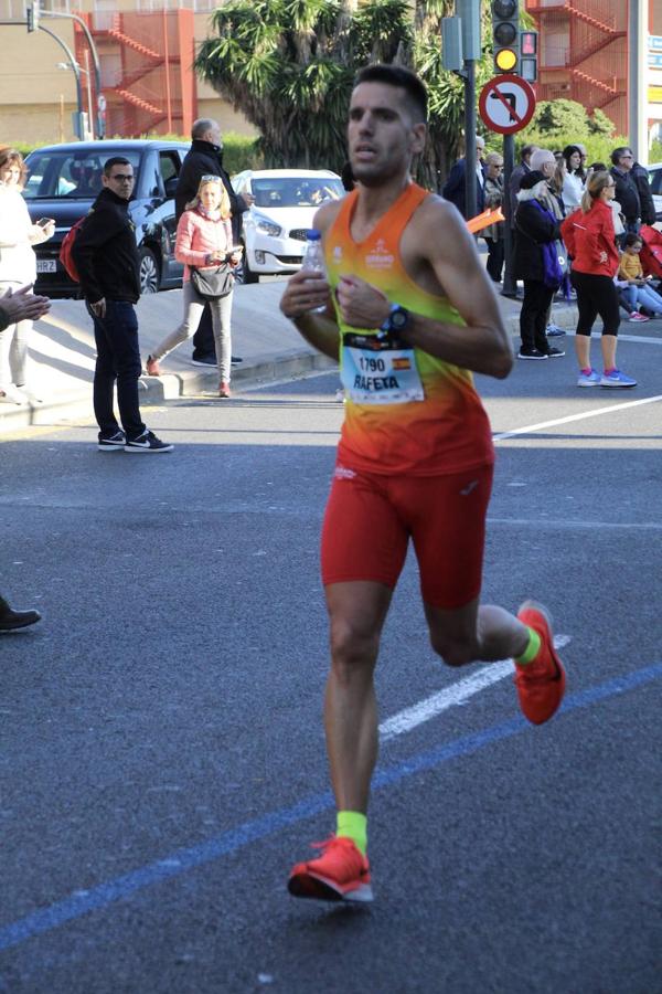 Fotos: Búscate en el paso por el muro del Maratón