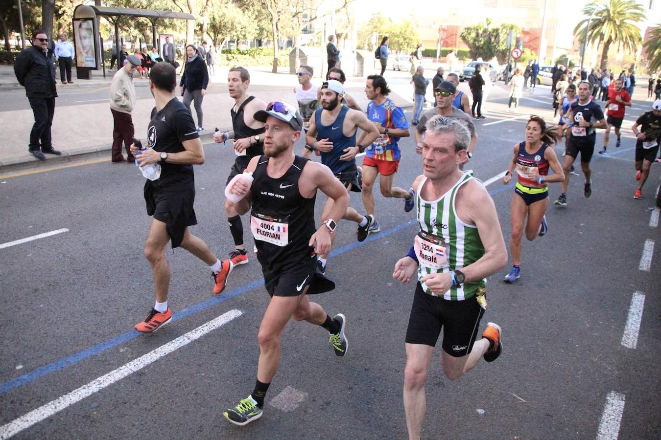 Fotos: Búscate en el paso por el muro del Maratón