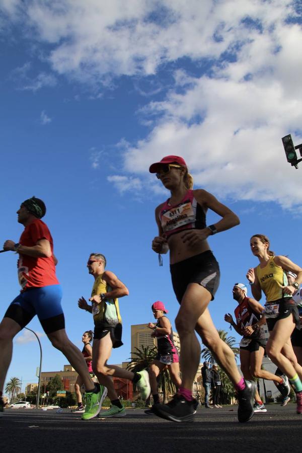 Fotos: Búscate en el paso por el muro del Maratón