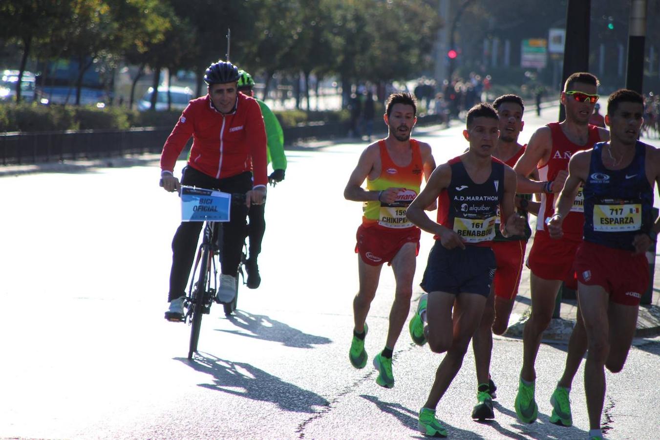 Miguel Indurain ha acompañado la carrera con una bicicleta oficial. 