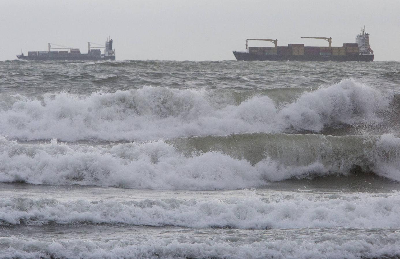 El puerto de Valencia ha estado cerrado por el temporal de viento. 