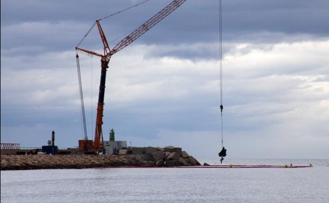 Retirada de las últimas piezas del ferry encallado.