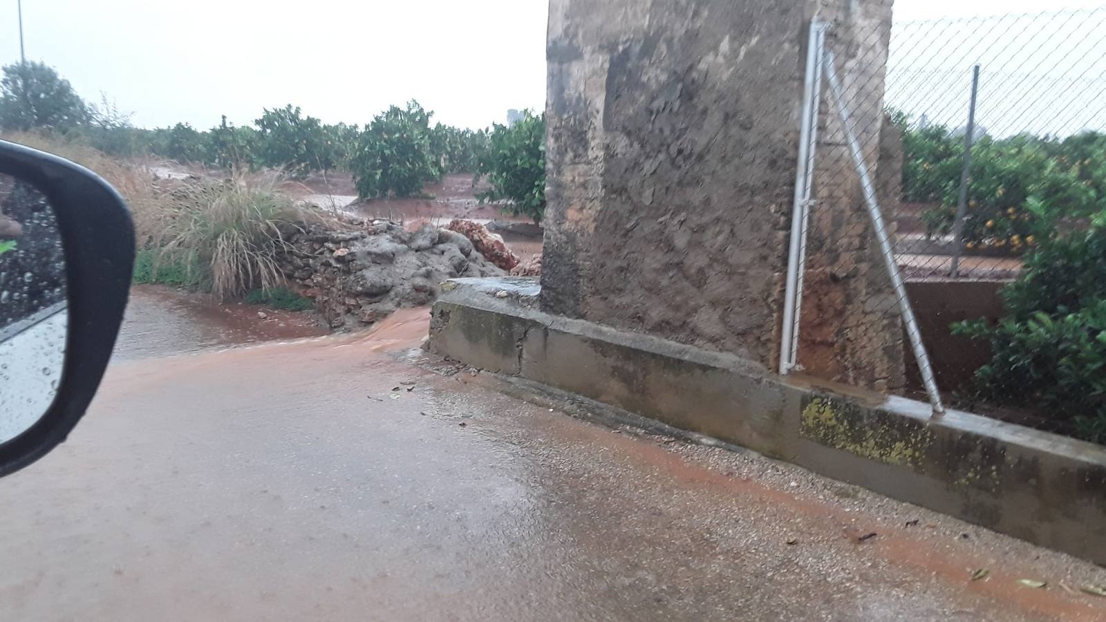 Efectos del temporal de lluvias en Alzira.