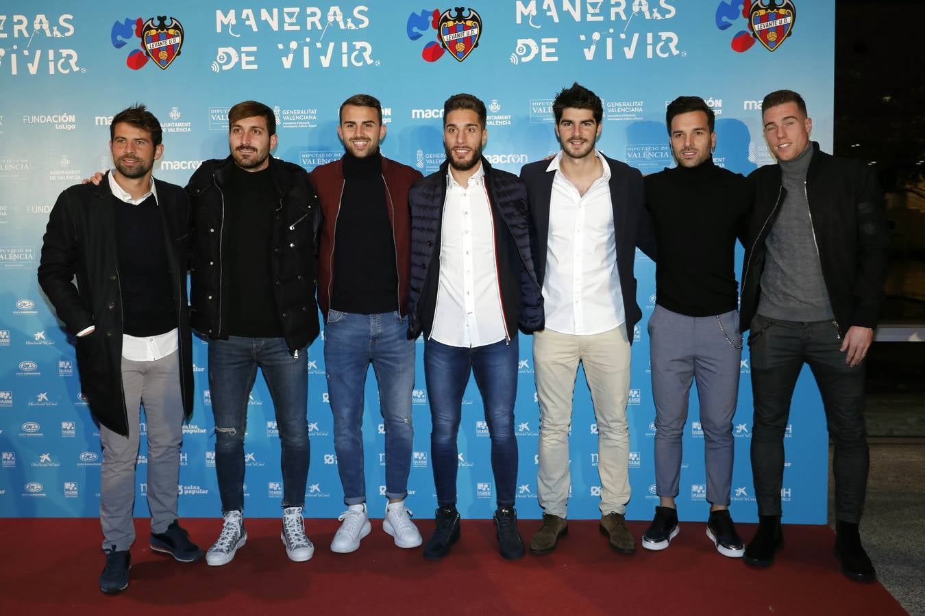 La Fundación del Levante UD ha presentado el documental 'Maneras de vivir', que narra las historias de diez deportistas vinculados al conjunto azulgrana con discapacidad.