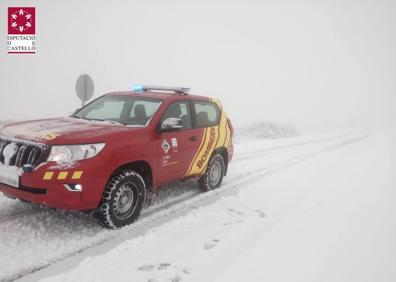 Imagen secundaria 1 - Temporal en la Comunitat | La nieve cae con intensidad en Castellón