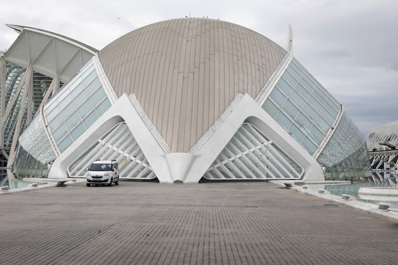 Fotos: Suciedad y falta de pintura afean la Ciudad de las Ciencias