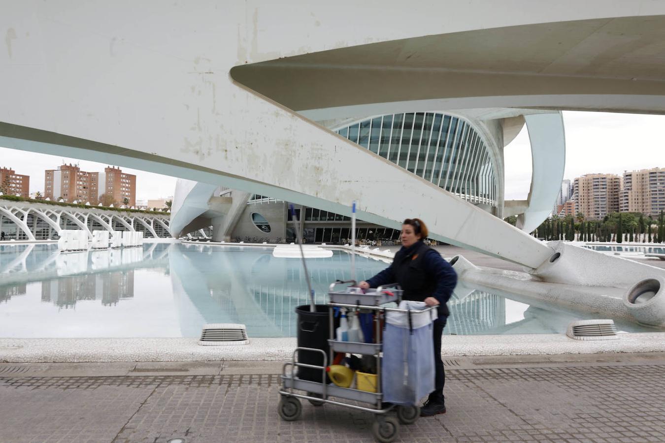 Fotos: Suciedad y falta de pintura afean la Ciudad de las Ciencias