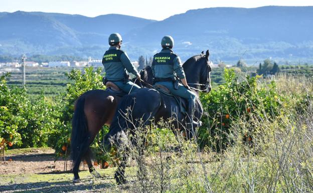 Búsqueda de Marta Calvo en los alrededores de Manuel.