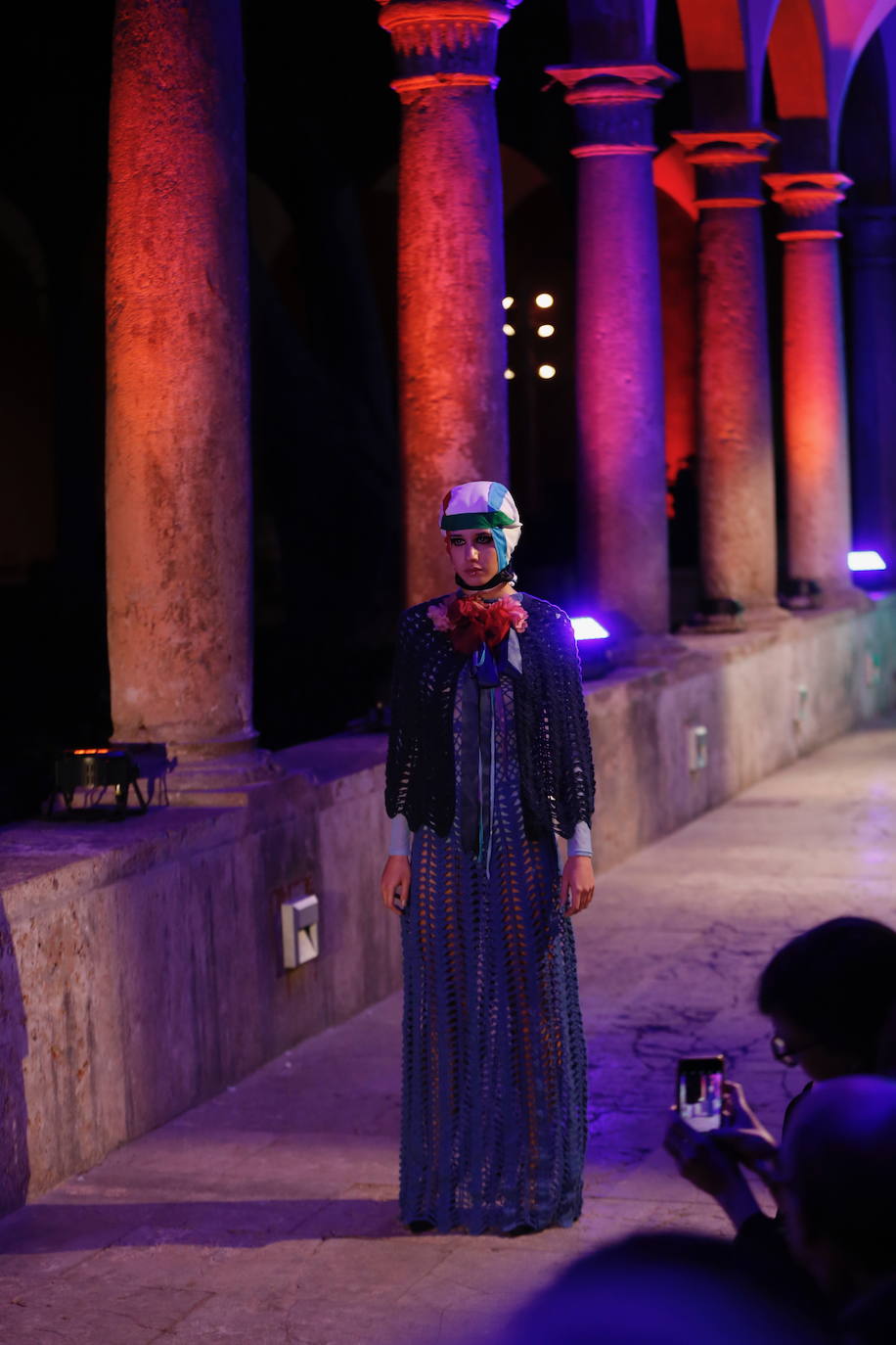 El edificio histórico acoge una muestra de destacados diseñadores valencianos como Alejandro Resta, Andra Cora, Belén Fernández, Cubero Quesada, Daluna, Dominnico, Estudio Savage, Eugenio Loarce, Francis Montesinos, Greta by Claudia B., Gurillo, Higinio Mateu, Hortensia Maeso, Hupit, Jaime Piquer, Juan Vidal, Miguel Vizcaíno, Olimpia Sanchis, Pablo Erroz, Paco Roca, Roberto Diz, Serrano Atelier, Siglo Cero, Ulises Mérida, Visori e Yvan Andreu. 