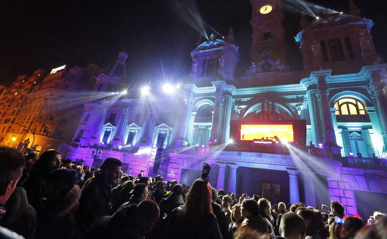 Nochevieja 2017 en la plaza del Ayuntamiento de Valencia. 