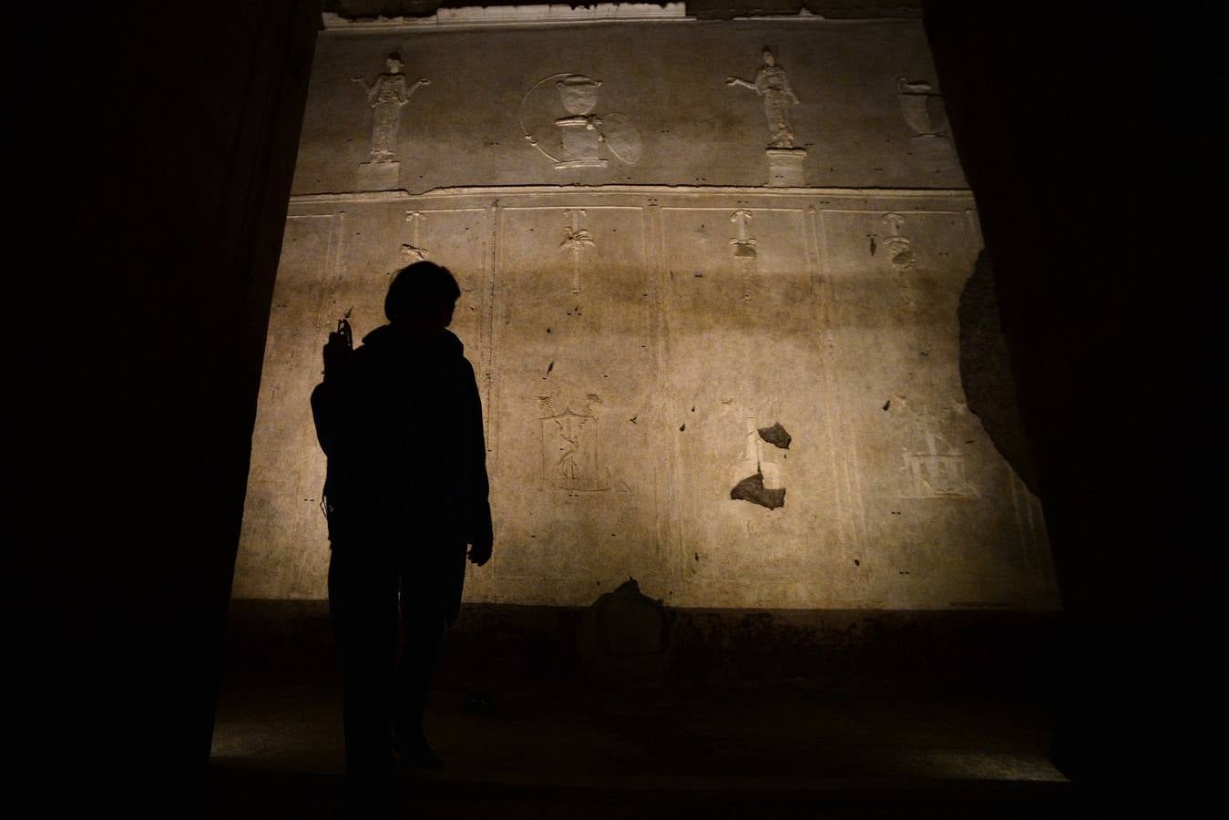 El edificio fue construido por la familia Statili, ligada al emperador Augusto y Nerón, y su función sigue siendo objeto de debate entre los historiadores, que la atribuyen a un monumento funerario, a un lugar de culto o a ambos a la vez.