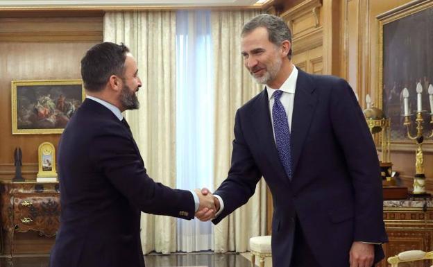 Abascal traslada al Rey su «negativa total» a apoyar a Sánchez