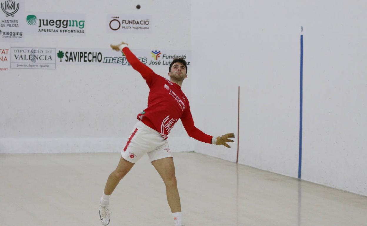 Raúl, durante la partida de este viernes