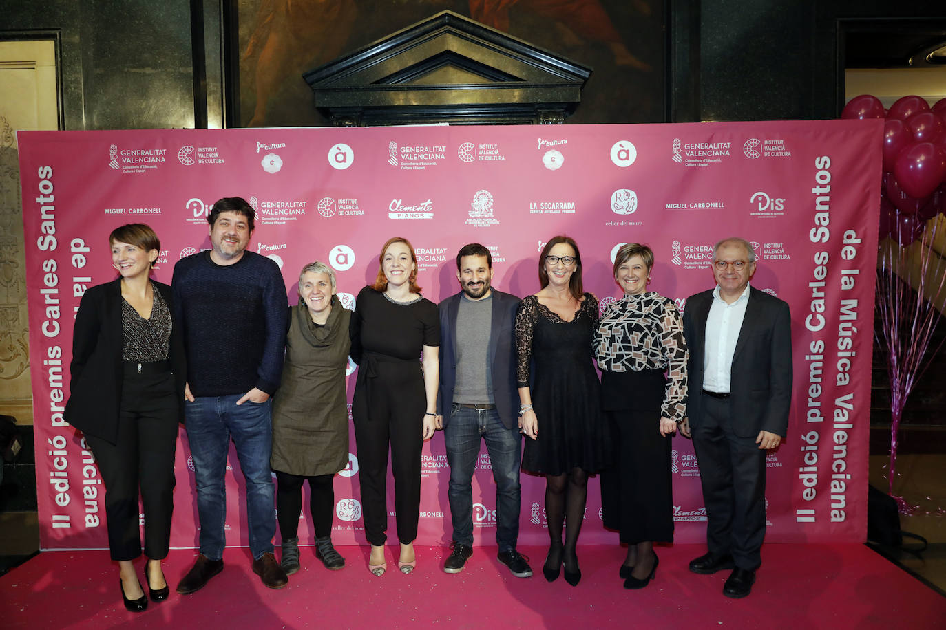 Gener resultó este jueves la banda triunfadora en la segunda edición de los premios Carles Santos de la Música Valenciana. Se alzó con los galardones al mejor diseño, mejor disco de pop y mejor disco por 'Cante el cos elèctric'. El Diluvi y Spanish Brass cosecharon dos premios cada uno. La gala de entrega de los galardones se celebró en el Teatro Principal de Valencia. 