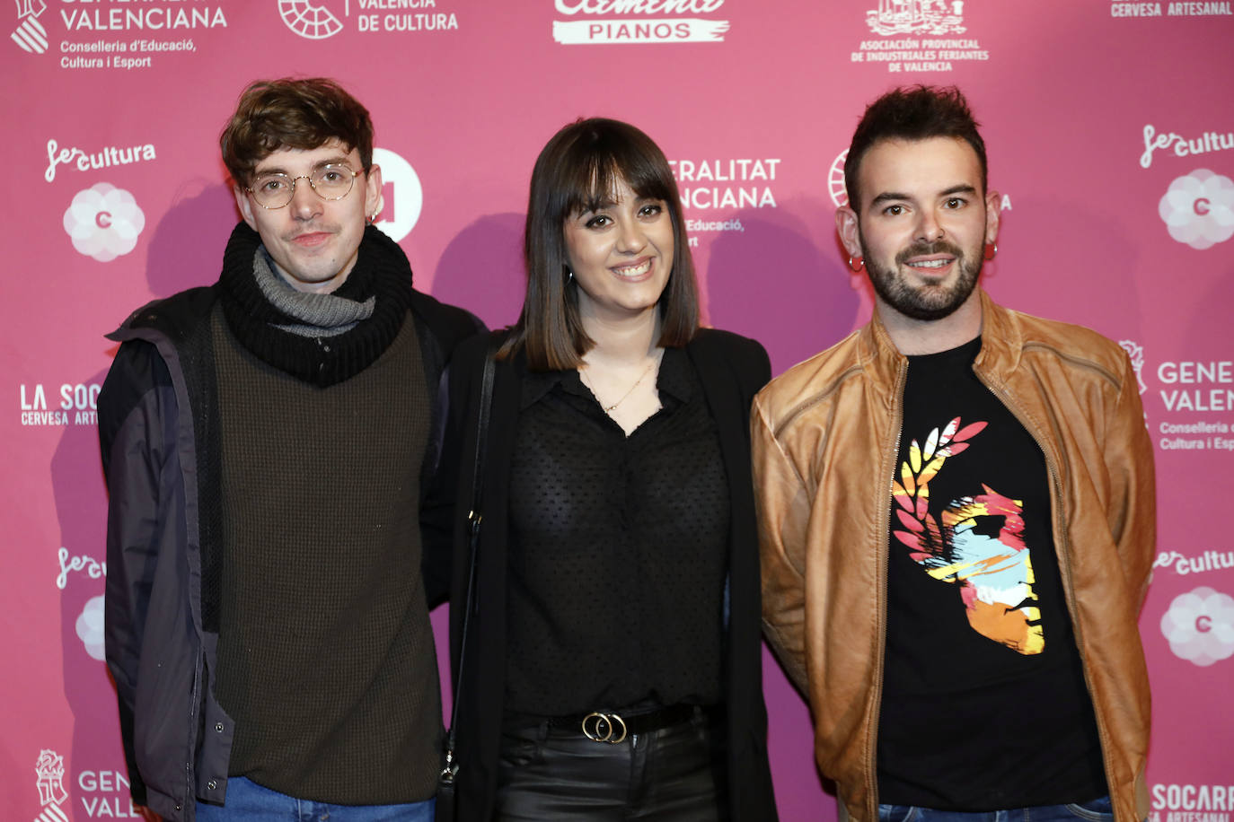 Gener resultó este jueves la banda triunfadora en la segunda edición de los premios Carles Santos de la Música Valenciana. Se alzó con los galardones al mejor diseño, mejor disco de pop y mejor disco por 'Cante el cos elèctric'. El Diluvi y Spanish Brass cosecharon dos premios cada uno. La gala de entrega de los galardones se celebró en el Teatro Principal de Valencia. 