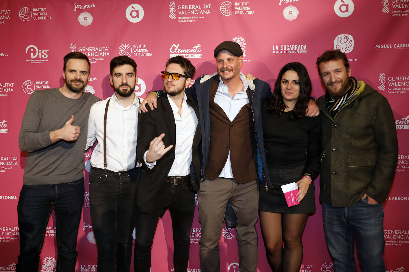 Gener resultó este jueves la banda triunfadora en la segunda edición de los premios Carles Santos de la Música Valenciana. Se alzó con los galardones al mejor diseño, mejor disco de pop y mejor disco por 'Cante el cos elèctric'. El Diluvi y Spanish Brass cosecharon dos premios cada uno. La gala de entrega de los galardones se celebró en el Teatro Principal de Valencia. 